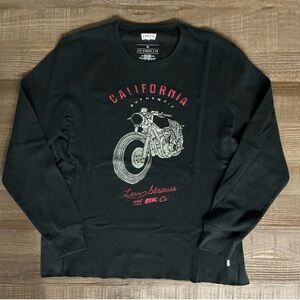 Levi’s men’s black long sleeve motorcycle thermal graphic shirt